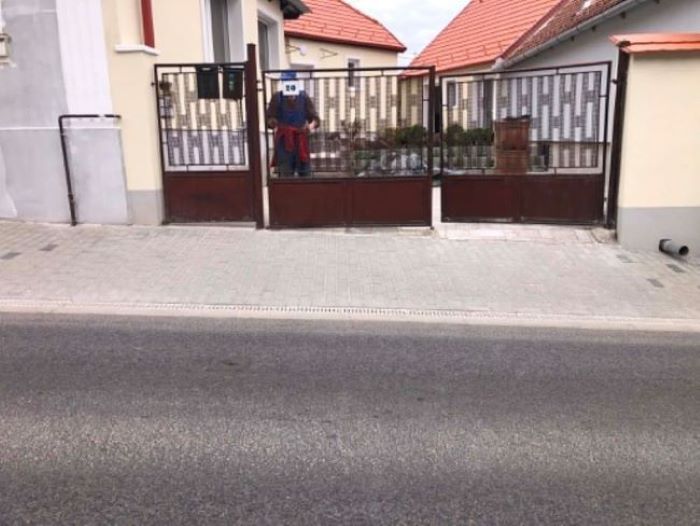 előtte